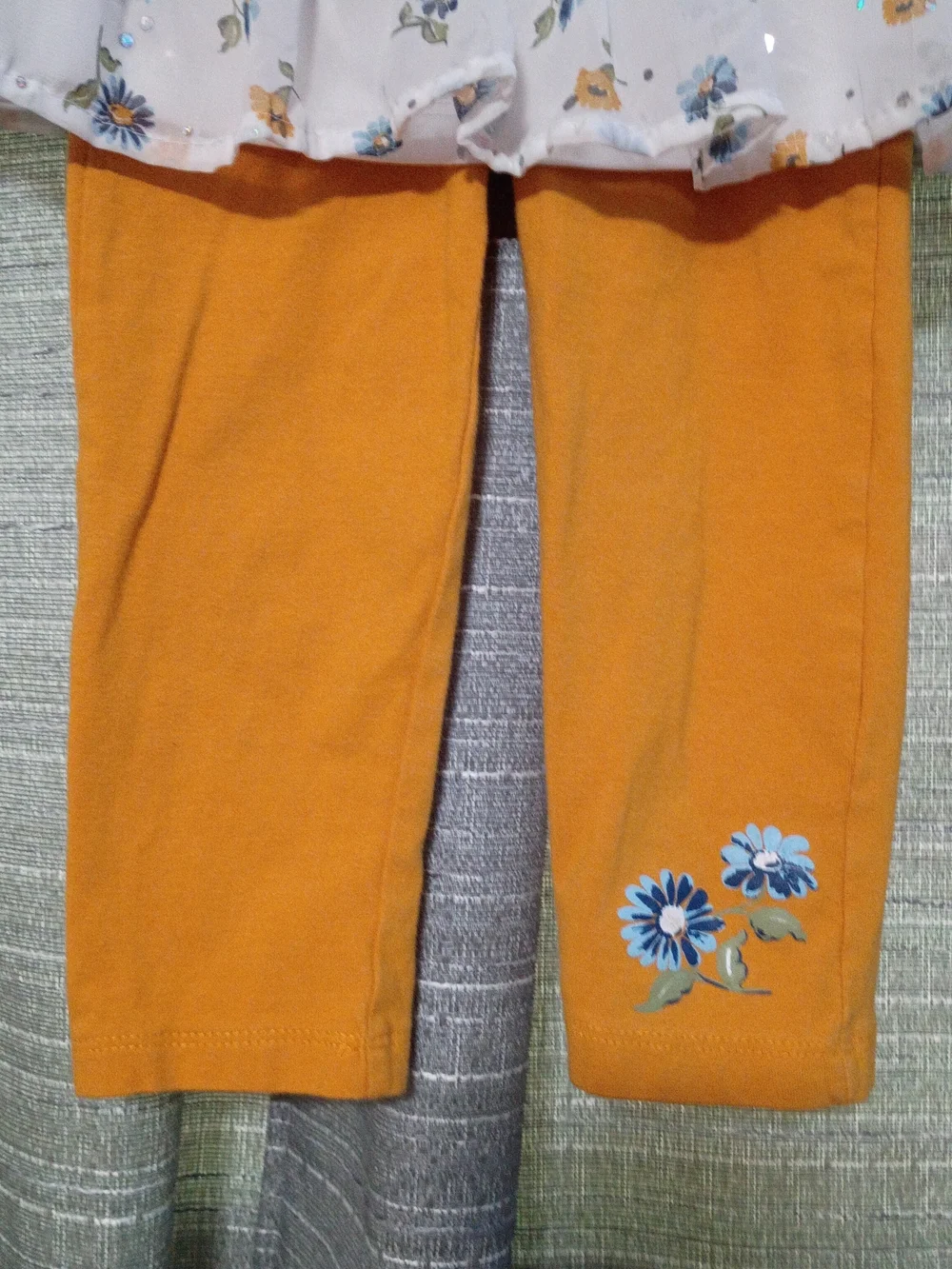 Little Lass Denim- Floral Top with Matching Leggings - Picture 5 of 9